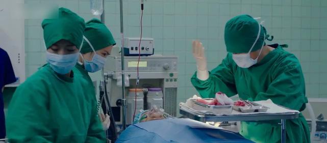 Nhặt sạn Hạ cánh nơi anh: Son Ye Jin tắm từ sáng đến tối mới xong, Huyn Bin đè lên vết thương vì ham ngủ chung với người thương-10