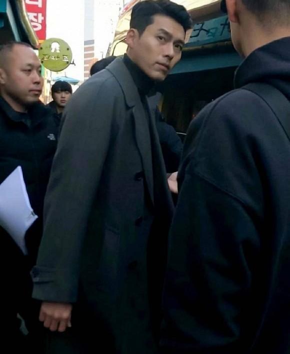 Hyun Bin lộ diện với hình ảnh soái ca dù mới dính nghi vấn là nam diễn viên nổi tiếng bị hacker dọa tung scandal với loạt sao nữ-2