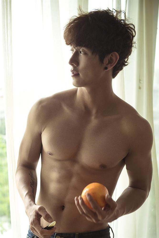 4 nam ca sĩ Vpop nghiện lột đồ khoe hàng không phản cảm lại còn được lòng công chúng-6