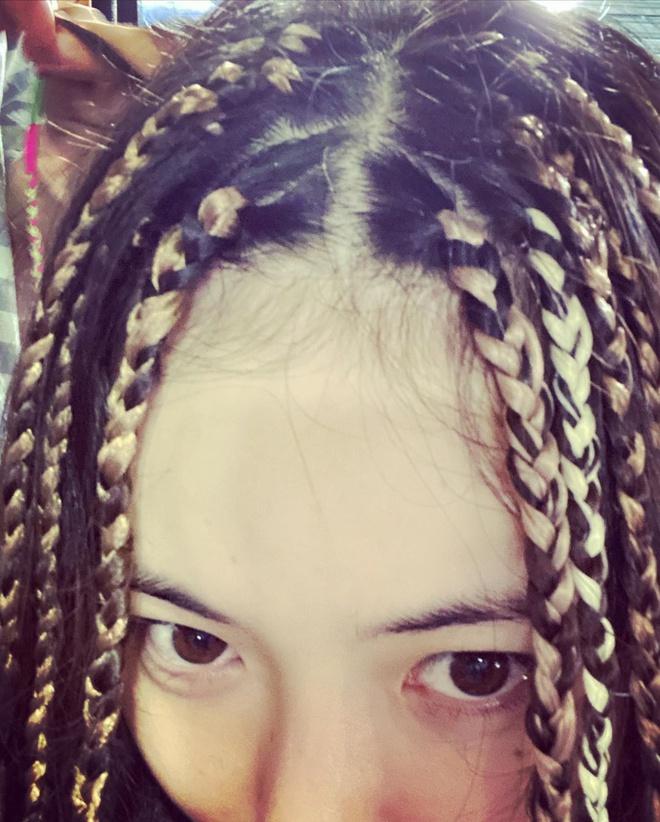 HyunA bị ném đá khi khoe ảnh tết tóc giống phụ nữ da màu-2