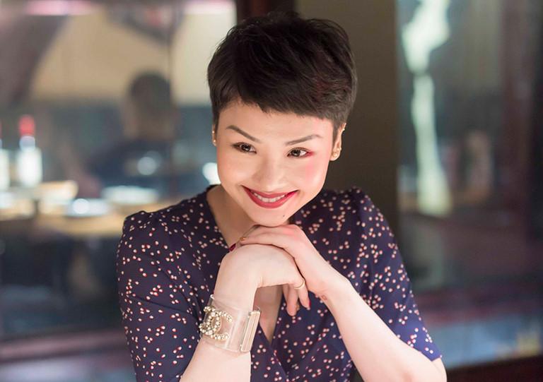 Chán tóc mái chó gặm nham nhở, Miu Lê quay về hình ảnh thục nữ với suối tóc dài-7