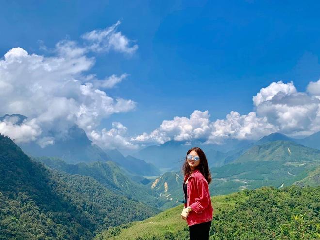 CĐV châu Á khen ngợi nhan sắc cô gái Việt xuất hiện trên fanpage AFC-8