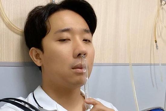 Trấn Thành kiệt sức vì thức đêm, lộ mặt phờ phạc khiến người hâm mộ xót xa