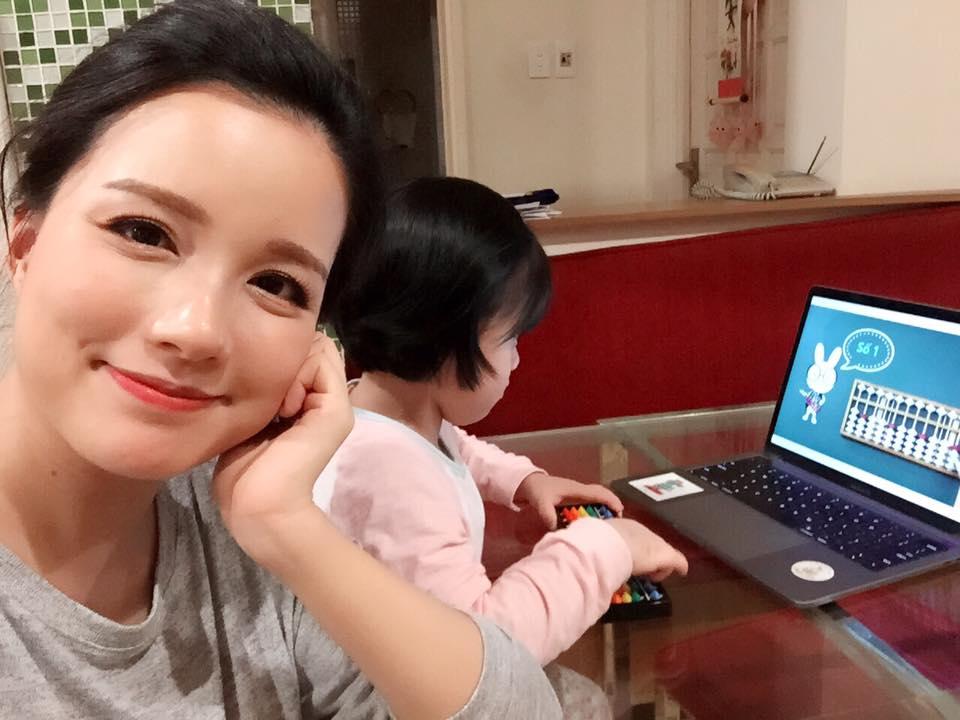 Bị xéo xắt chuyện chỉ ăn với đẻ, MC đông con nhất VTV đáp trả ngỡ bình thường mà thâm không tưởng-5