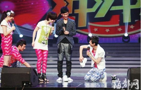 Lưu Diệc Phi, Phạm Băng Băng bị kiểm tra số đo cơ thể trên truyền hình-3