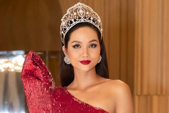 H'Hen Niê: 'Bạn trai áp lực khi yêu tôi'