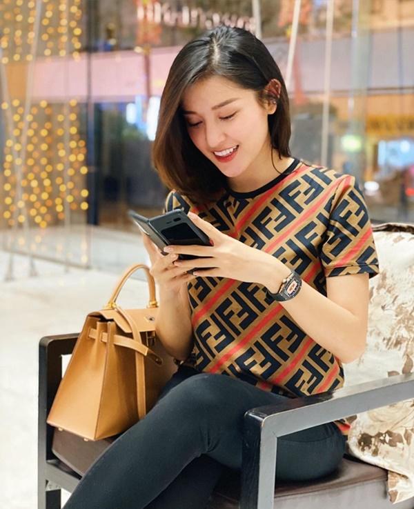 Á hậu Huyền My suy tư: "Nếu đã chọn, nhất định phải chọn điều làm mình mỉm cười mỗi ngày"