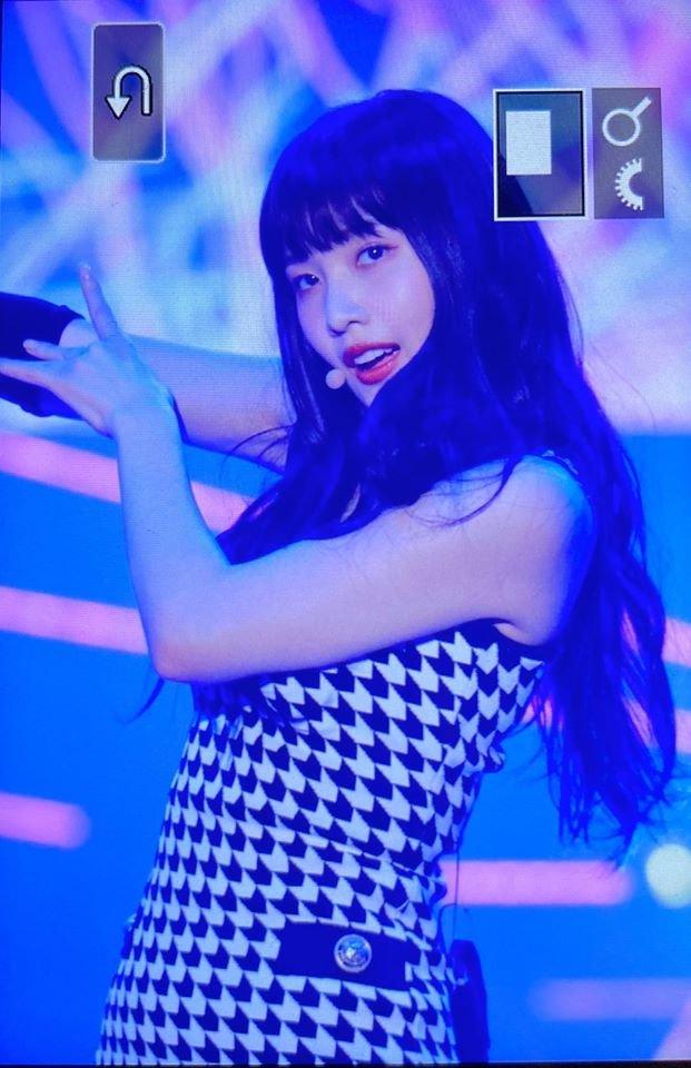 Red Velvet trở thành nhóm nhạc nữ Kpop lập triple crown đầu tiên của thập kỷ mới mà không cần biểu diễn-5