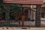 Người yêu bỏ đi lấy chồng, chàng trai Nam Định khỏa thân đứng trước cổng nhà 'ăn vạ'