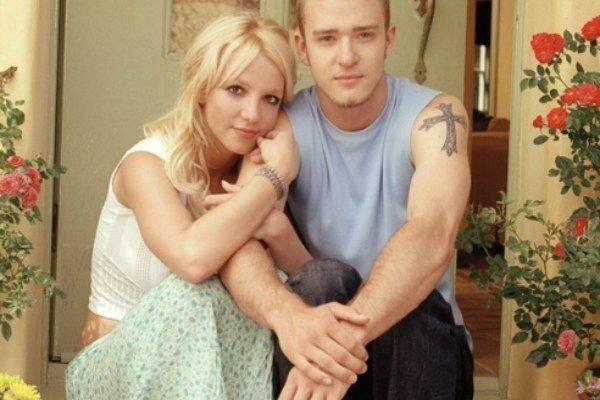 Cũng như Kpop, các Idol cho đến khi lìa đời cũng không hẳn yên ổn với… Disney!-1