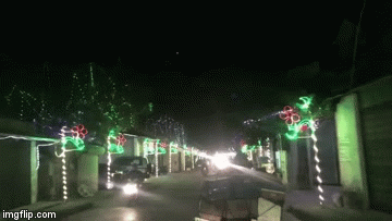 Tết là phải chất chơi như này: Lắp đèn nháy từ đầu ngõ, bật nhạc lên thành vũ trường sôi động ngay-2