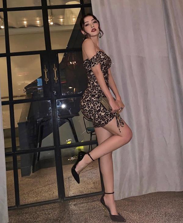 Muốn sang chảnh dịp Tết 2020 cứ học cặp chị em Thanh Hằng - Chi Pu mix 3 họa tiết siêu hot này-4