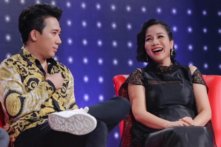 Diva Mỹ Linh bỗng chốc mặt đơ khi nghe nhóm Zero 9 trình diễn-1