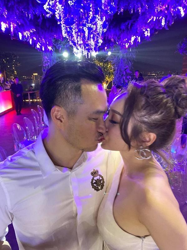 Chi Bảo khoá môi người yêu say đắm trong tiệc sinh nhật-7