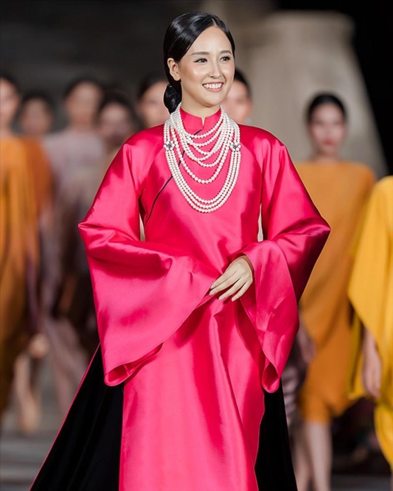 Hớn hở đăng ảnh chúc Tết sớm, Mai Phương Thúy bị fan chê tới tấp-2