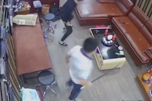 Bị ngăn cấm yêu đương, nam thanh niên điên tình đâm chết bố bạn gái-2