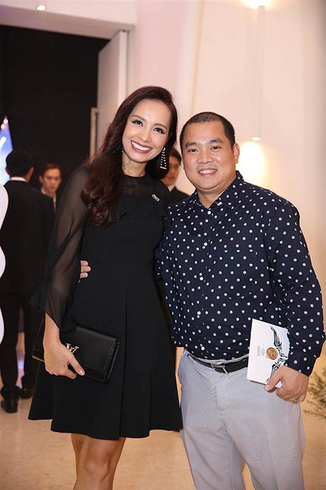 Minh Khang và Thúy Hạnh: cặp vợ chồng số 10 dù chênh lệch vóc dáng nhưng luôn đồng điệu thời trang-4