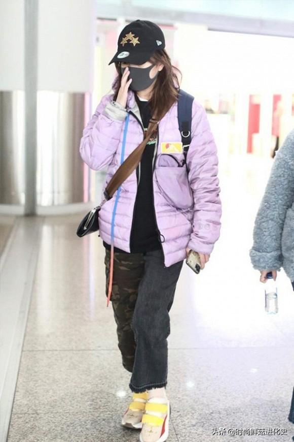 Vừa được khen xinh đẹp, Triệu Vy lại gây thất vọng với gương mặt bơ phờ, mái tóc xơ xác như gái quê-3