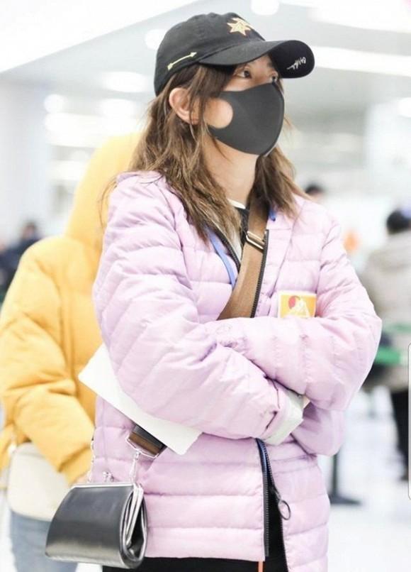 Vừa được khen xinh đẹp, Triệu Vy lại gây thất vọng với gương mặt bơ phờ, mái tóc xơ xác như gái quê-6