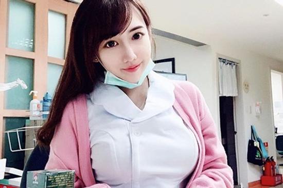Nữ y tá quá nóng bỏng khiến nhiều nam thanh niên muốn 'đổ bệnh'