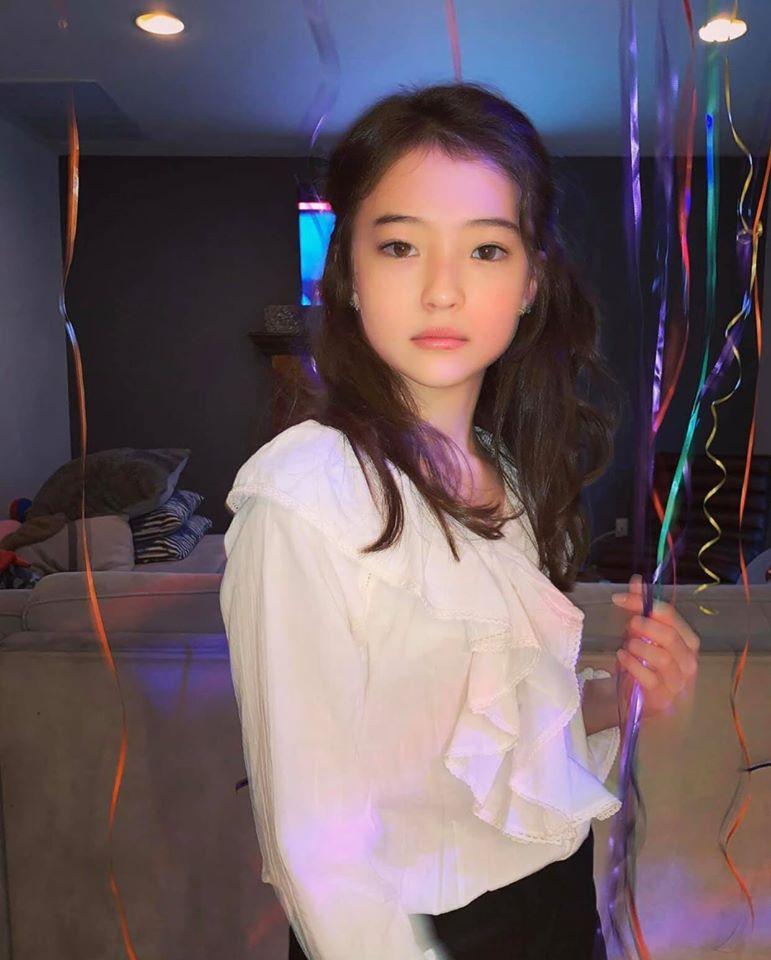 Nhan sắc cực phẩm của mẫu nhí được cho là em ruột của Jennie BlackPink-1