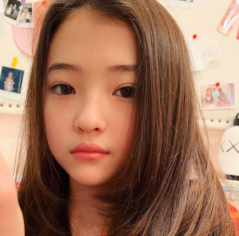 Nhan sắc cực phẩm của mẫu nhí được cho là em ruột của Jennie BlackPink-4