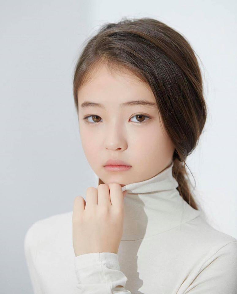 Nhan sắc cực phẩm của mẫu nhí được cho là em ruột của Jennie BlackPink-5