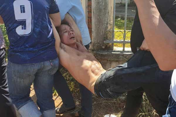 Thiếu tá công an bị nhóm thanh niên đốt pháo đánh trọng thương-2