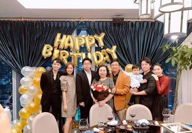 Gil Lê đưa bố mẹ tới tiệc cảm ơn của Hoàng Thùy Linh, nghi vấn cặp mỹ nhân hẹn hò đã lên đỉnh điểm-2