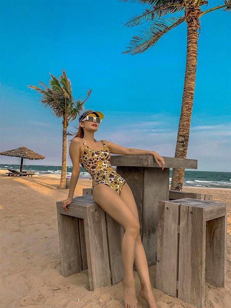 Vòng eo siêu bé, cánh tay gầy xương, phải chăng Minh Hằng đang tụt cân không phanh?-1