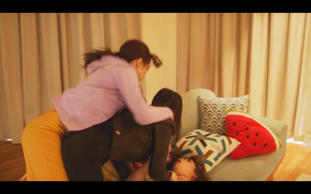 Hương Giang hóa thân thành đả nữ, đối đầu Hân tiểu tam trong cuộc thi nhan sắc-5