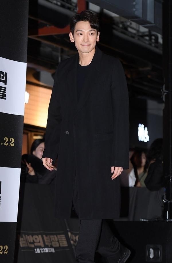 Ngoài dàn diễn viên tên tuổi, buổi công chiếu còn là sự kiện được quan tâm đặc biệt nhờ sự xuất hiện của dàn khách mời nổi tiếng không kém. Trong đó, Bi Rain là một trong những cái tên được chờ đợi nhất.