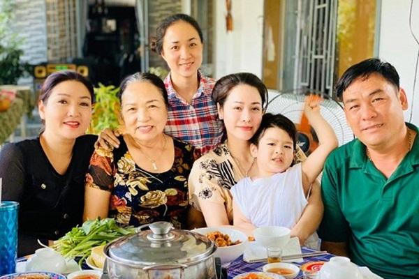 Nhật Kim Anh công khai tin nhắn lạy lục chồng cũ, cầu xin cho gặp con trai ngày Tết-5