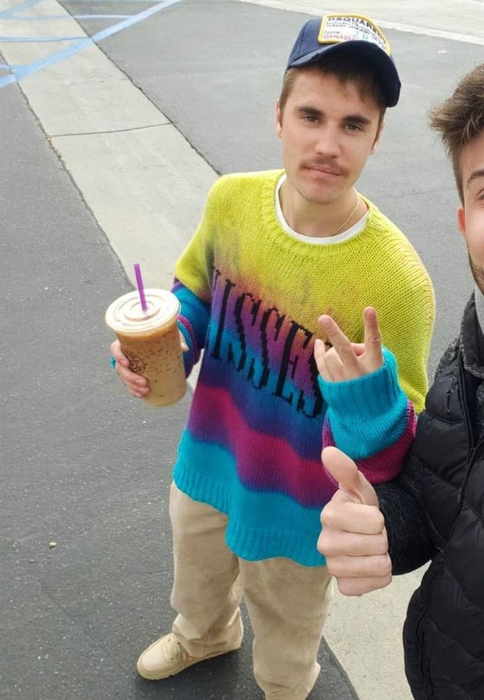 Hai lần đụng hàng Justin Bieber, Sơn Tùng đều thắng đẹp-5