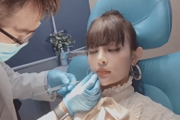 Huyền Baby công khai quá trình 'can thiệp' từng bộ phận trên mặt chuẩn bị đón năm mới