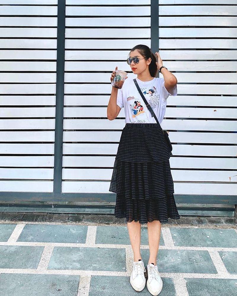 Yến Nhi diện áo dài điệu đà cận Tết - Sam lên đồ ngọt ngào thả dáng trước xế hộp tiền tỉ-2