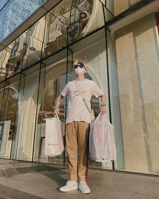 Yến Nhi diện áo dài điệu đà cận Tết - Sam lên đồ ngọt ngào thả dáng trước xế hộp tiền tỉ-8