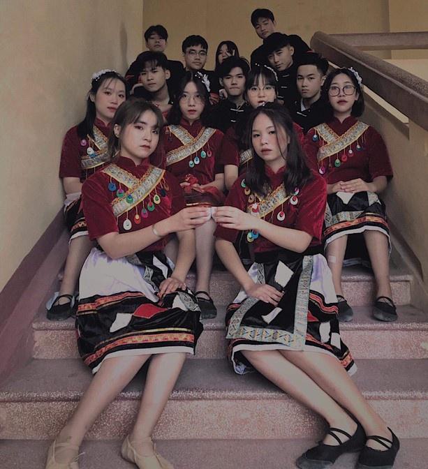 Bức ảnh toàn trai xinh gái đẹp ở Hải Dương gây chú ý trên mạng-1