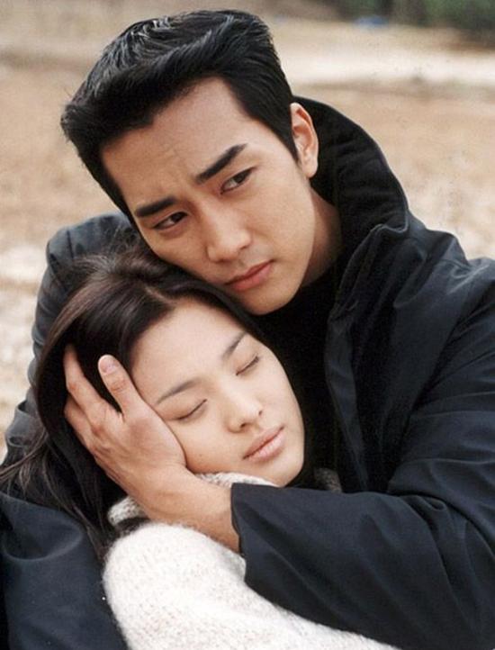 Eun Seo (Song Hye Kyo) và Jun Seo (Song Seung Hun) là anh em không cùng huyết thống, cả 2 lớn lên bên nhau nhưng sớm phải xa cách vì Eun Seo không phải là con ruột của bố mẹ. Hai người dành cho nhau tình yêu sâu đậm nhưng vì ngăn cản của gia đình và cách biệt vị trí mà không thể đến với nhau. Cuối cùng Eun Seo ra đi vì ung thư máu. Chuyện tình buồn này đã lấy nước mắt của nhiều thế hệ khán giả, tên tuổi của dàn diễn viên chính trở nên phổ biến khắp châu Á sau sự thành công của bộ phim 