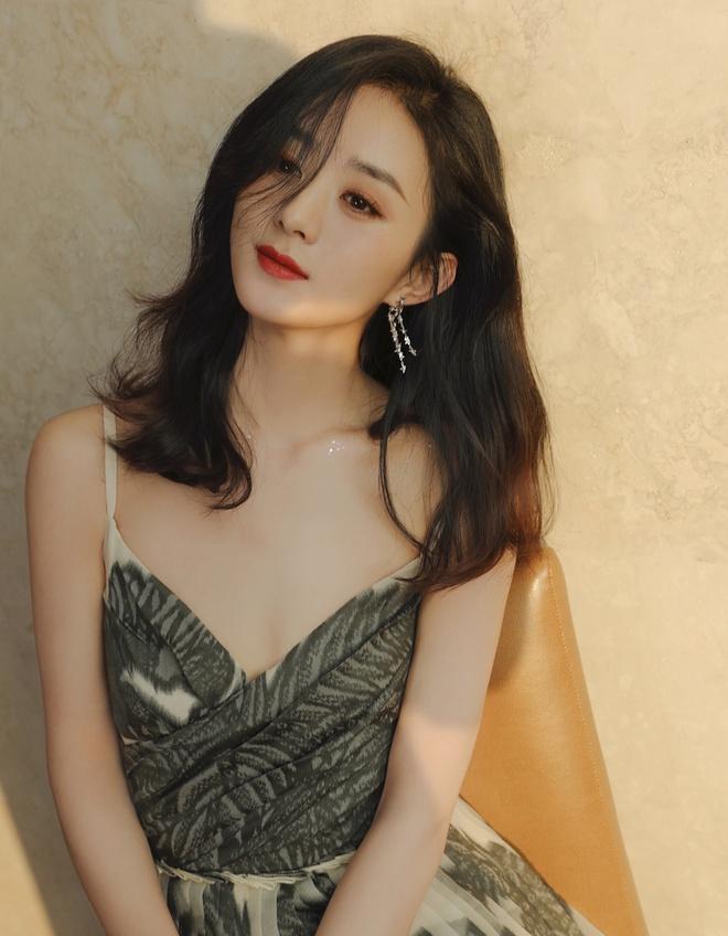 Triệu Lệ Dĩnh khó chịu khi bị đồng nghiệp mỉa mai ở lễ trao giải-2