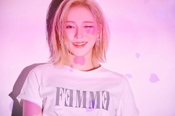 Fan thở phào với hình ảnh Wendy tươi tắn ngày trở lại sau thời gian điều trị chấn thương-5