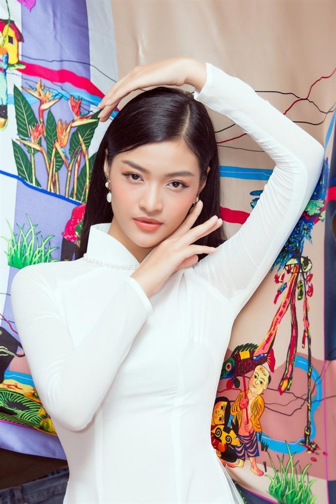 Á hậu Kiều Loan bất ngờ tung bản mashup nhạc xuân, rủ fan ăn Tết siêu to khổng lồ-1