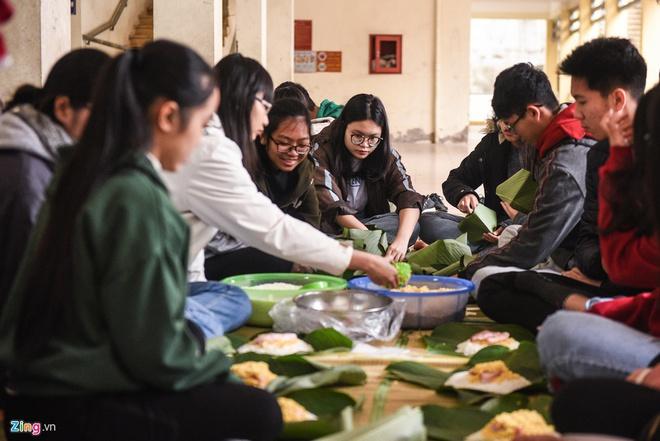 Dân mạng thi nhau khoe ảnh gói bánh chưng đón Tết-10