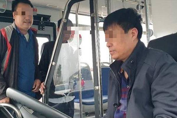 Tài xế xe buýt Hà Nội bị phạt 17 triệu do uống rượu từ hôm trước, nghĩ qua đêm không sao-1