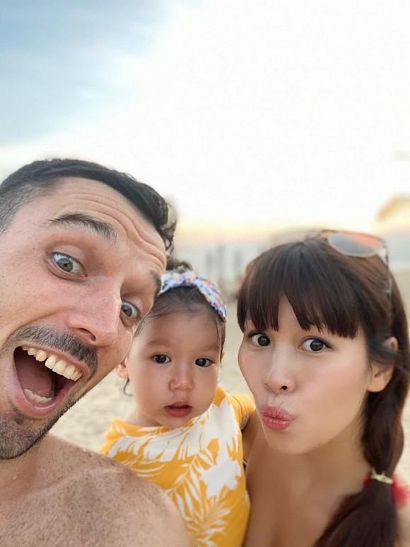 Con gái Hà Anh đòi mặc áo ngực của mẹ, biểu cảm khó đỡ khiến ai cũng bật cười-5