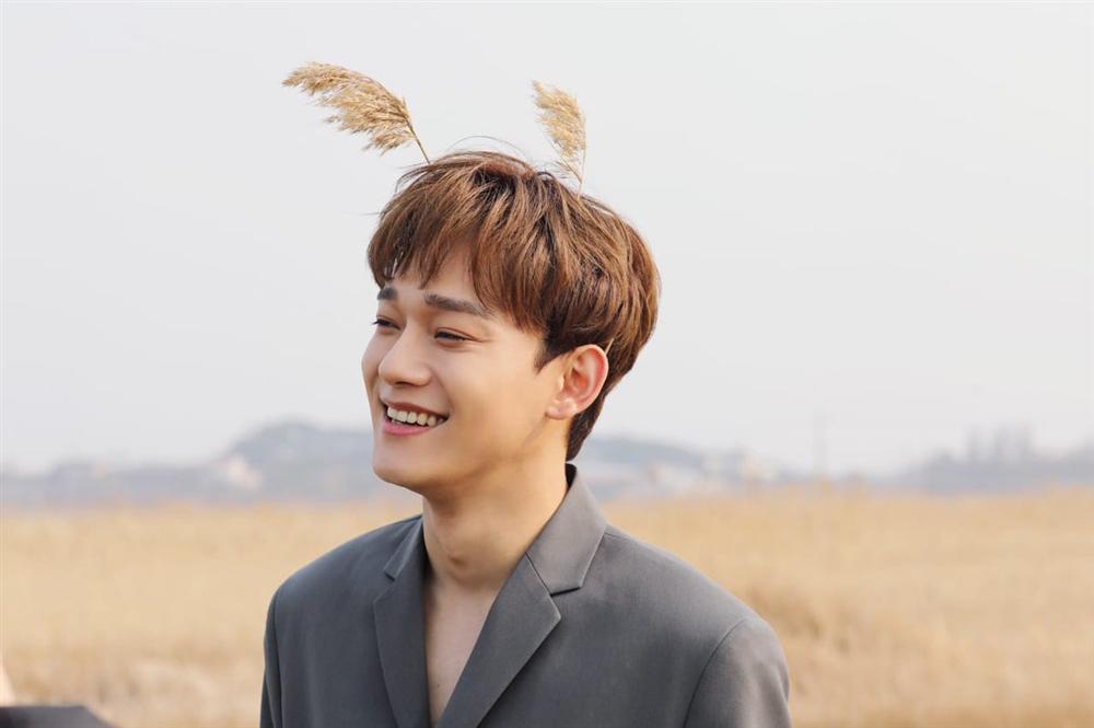 Chen (EXO) đồng loạt bị ném đá khi quyết định tung ca khúc mới giữa bão dư luận sau thông báo kết hôn sinh con-4