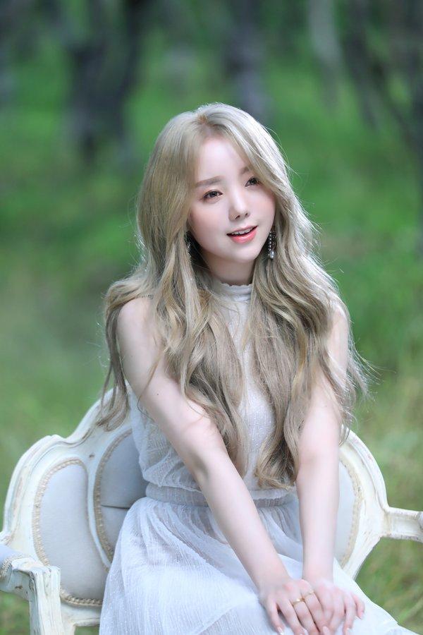 5 nhóm nhạc hàng đầu Kpop có khả năng toang trong năm 2020 vì lời nguyền đáng sợ-10