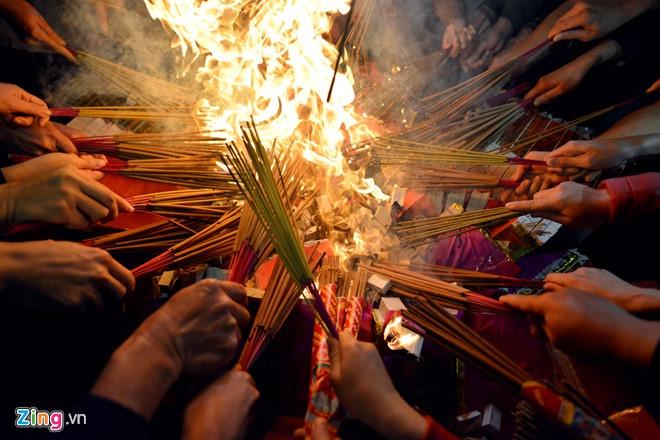 Những đại kỵ cần tránh khi lau dọn ban thờ ngày Tết-6