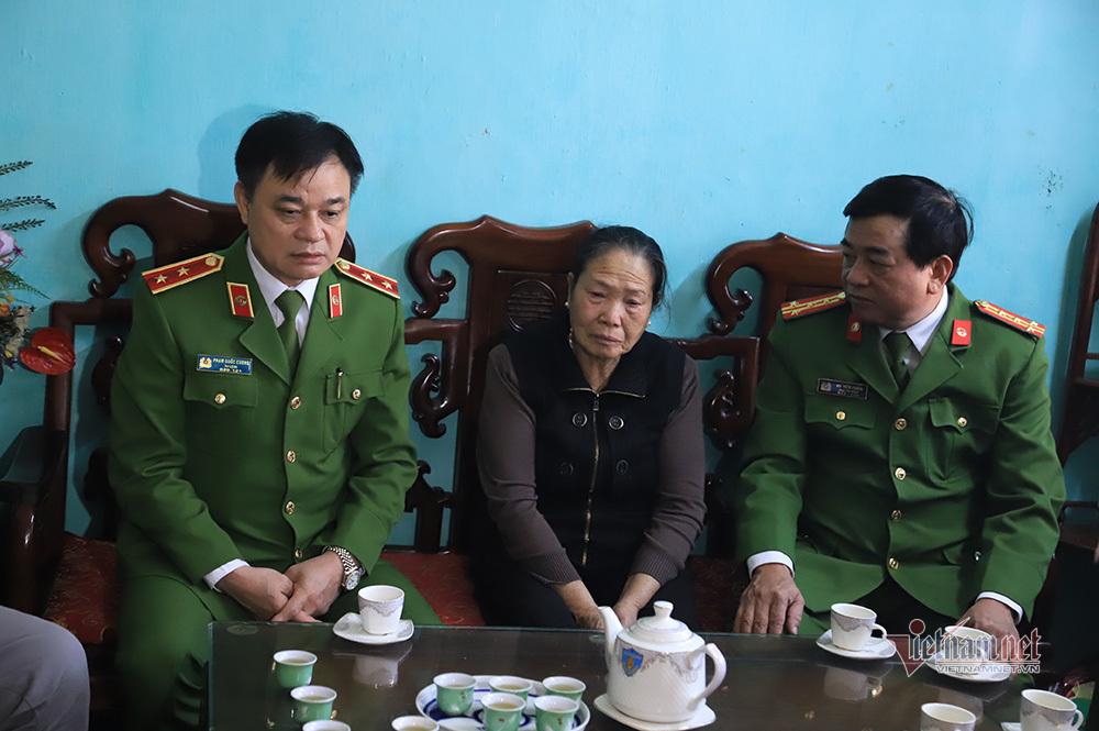 Chiều cuối năm nghẹn ngào ở gia đình Phó Trung đoàn trưởng hy sinh tại Đồng Tâm-4