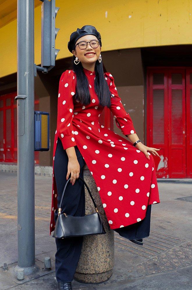 Mặc áo dài sành điệu như Phương Mỹ Chi: xách túi kẹp nách, mang boots siêu ngầu-5